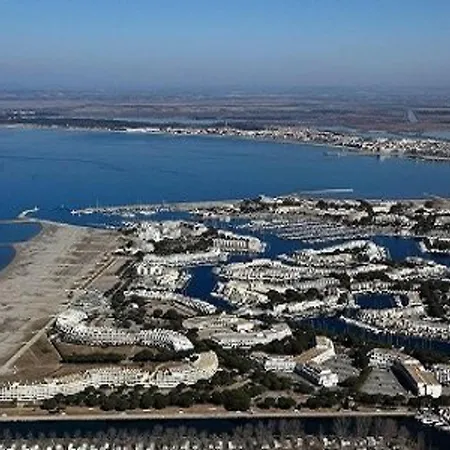 Daire Climatise 3 Couchages Avec Terrasse Et Parking Prive - Port Camargue - Fr-1-731-92 Le Grau-du-Roi