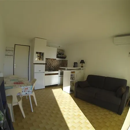 Climatise 3 Couchages Avec Terrasse Et Parking Prive - Port Camargue - Fr-1-731-92 * Le Grau-du-Roi