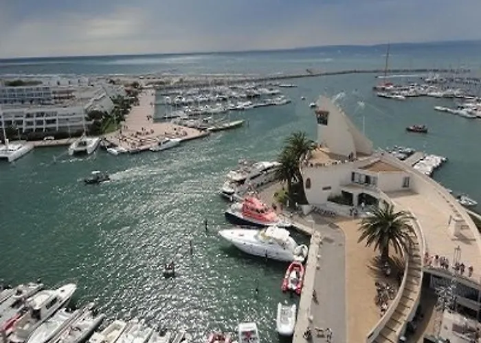 Lägenhet Climatise 3 Couchages Avec Terrasse Et Parking Prive - Port Camargue - Fr-1-731-92 *